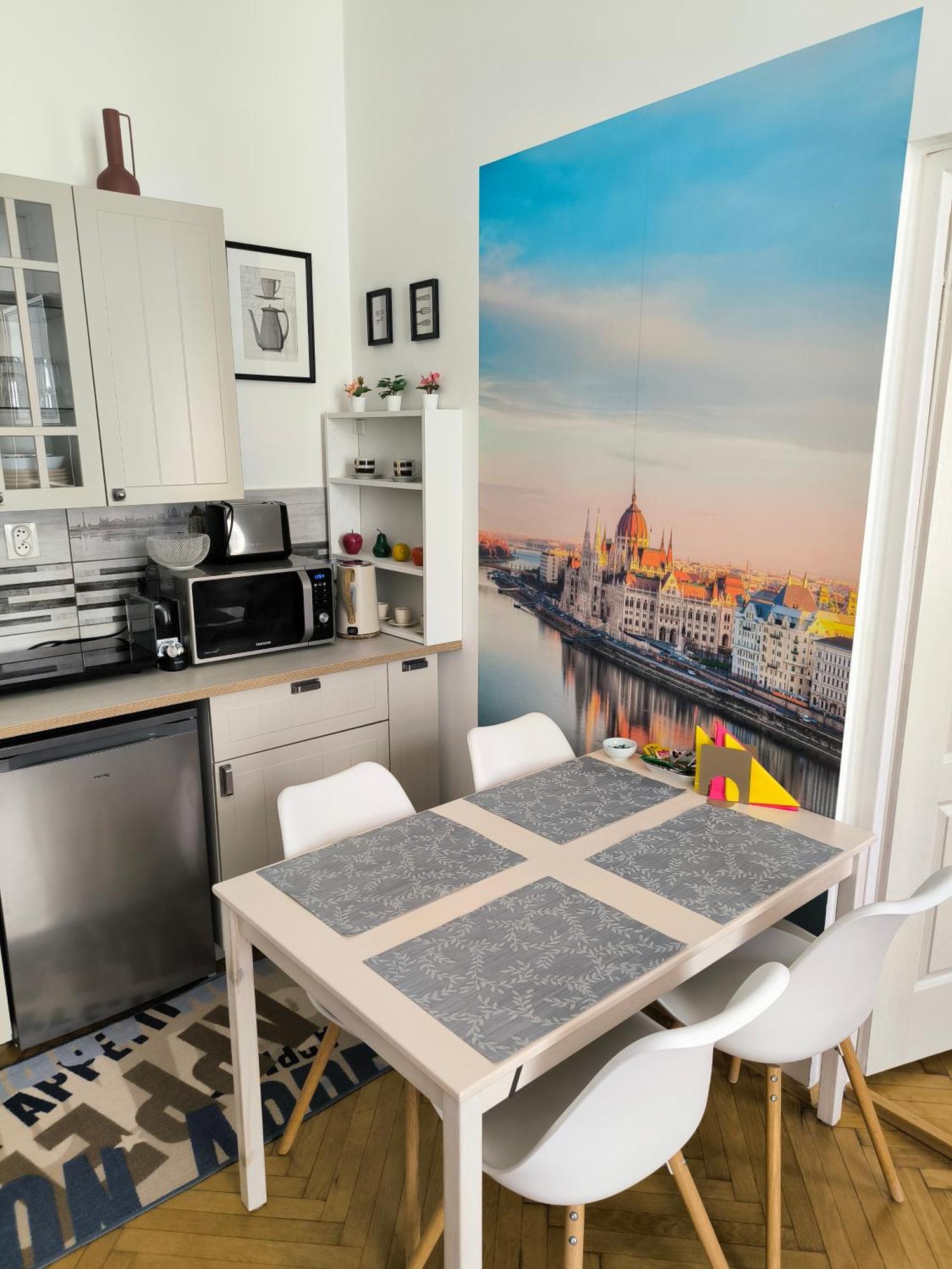 Apartment Margaret & Violet - Stylish Downtown In
