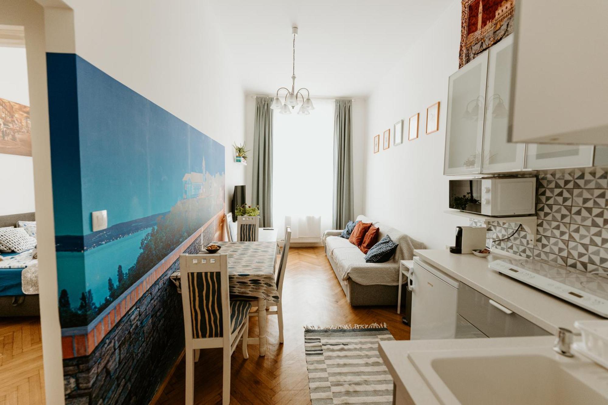 Margaret & Violet - Stylish Downtown In Apartament