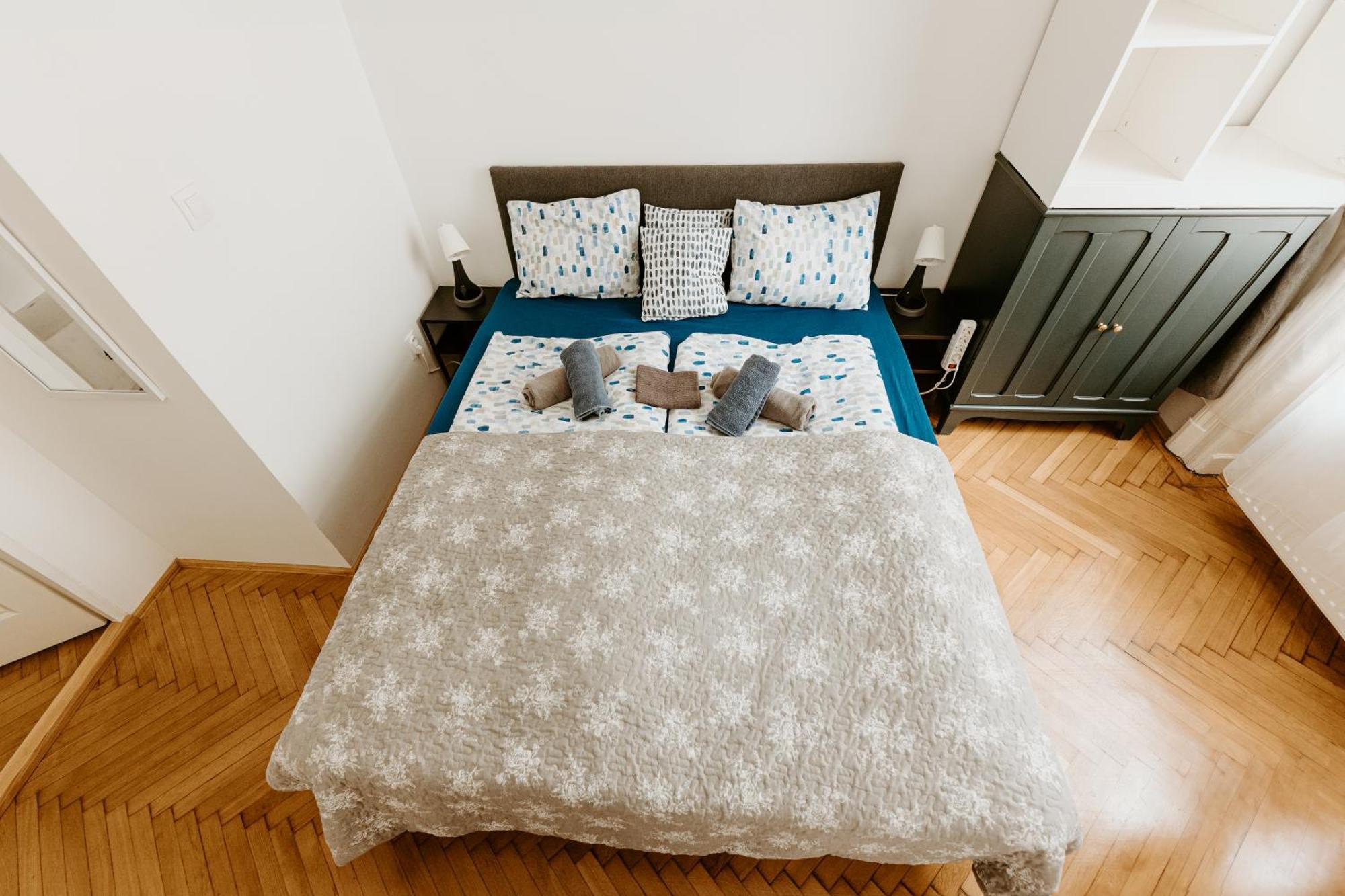 Margaret & Violet - Stylish Downtown In Apartament