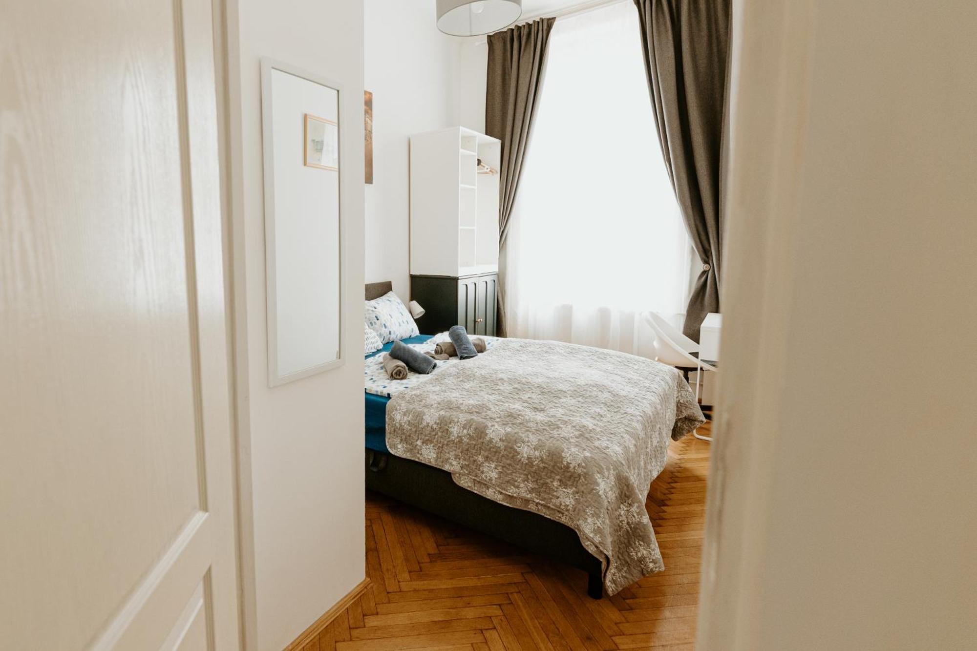 Apartament Margaret & Violet - Stylish Downtown In *